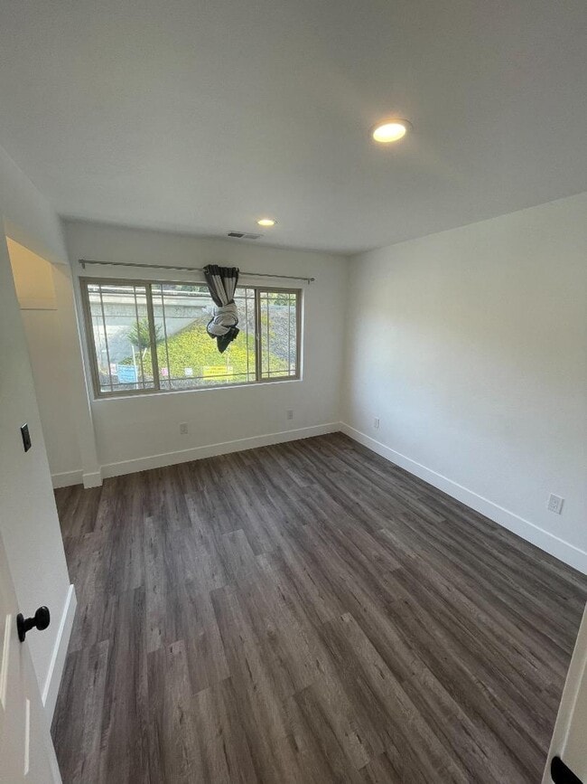 Building Photo - 2530 Francisco Blvd