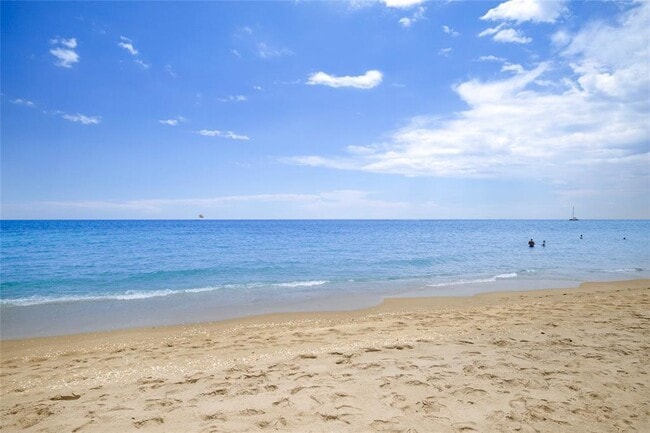 Building Photo - 2800 N Ocean Dr