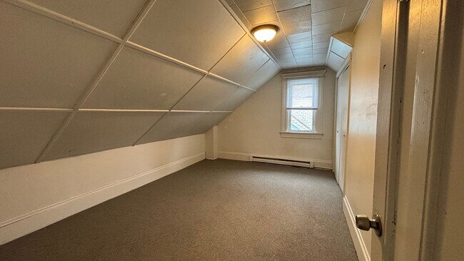 Building Photo - 46 Walnut St