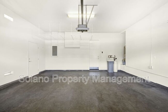 Building Photo - 949 Lancaster St