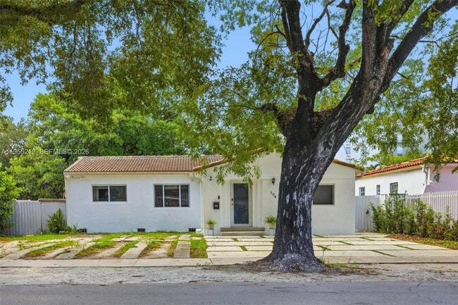 Building Photo - 104 SW 40th Ave