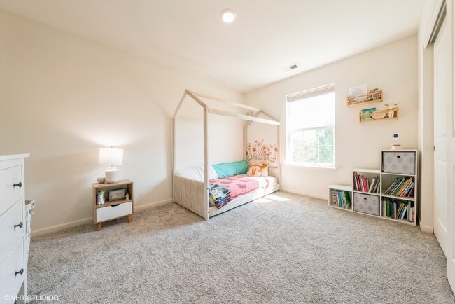 Building Photo - 1744 Carlstedt Dr