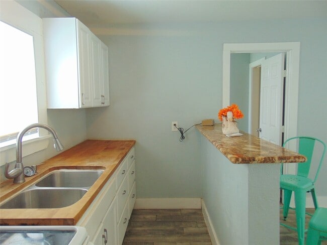 Building Photo - 5113 Avenue O 1/2