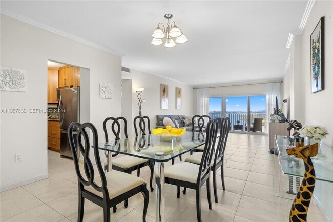 Building Photo - 300 Bayview Dr