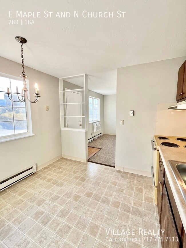 Building Photo - 361 E Maple St