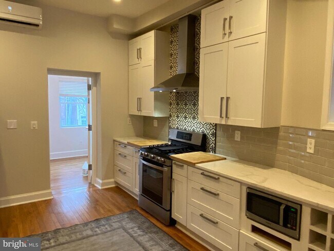 Building Photo - 19 T St NE