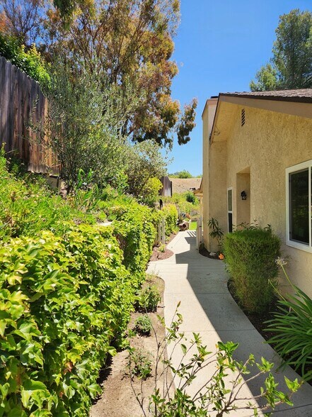 Building Photo - 6802 Chapman Pl