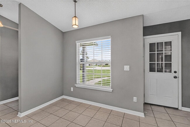 Building Photo - 3183 Wavering Ln