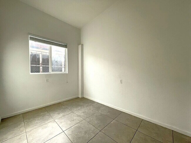 Building Photo - "Charming 3-Bed Oasis in Desert Hot Spring...