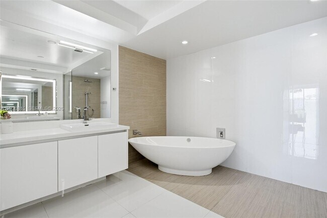 Building Photo - 330 Sunny Isles Blvd