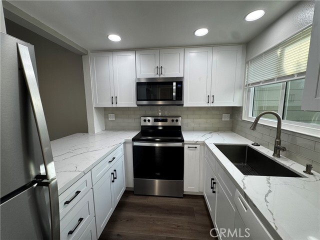 Building Photo - 26312 Los Viveros