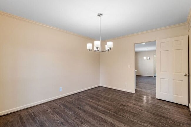 Building Photo - NW, Updated, Wood Floors, SS Appl., Den, D...