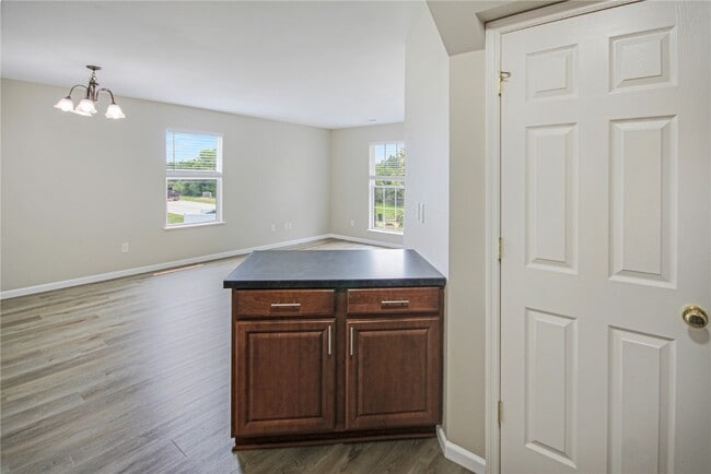 Building Photo - 143 Stonewall Creek Dr