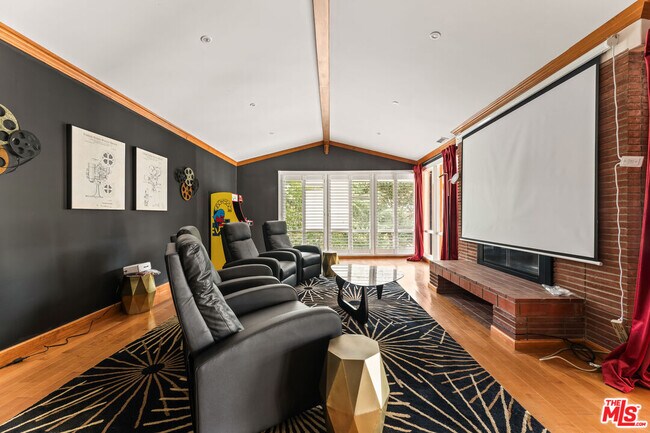 Building Photo - 3200 Oakley Dr