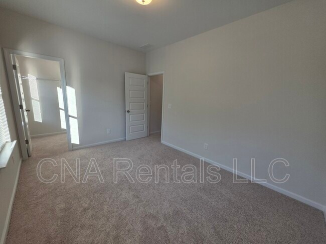 Building Photo - 1668 Eagle Dr