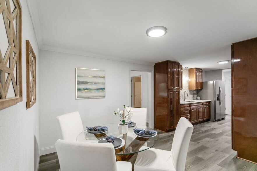 Building Photo - 5379 4th St