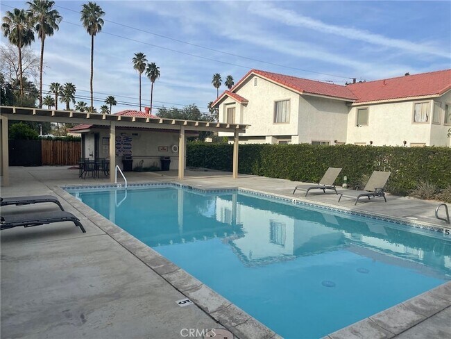 Building Photo - 74614 Driftwood Dr