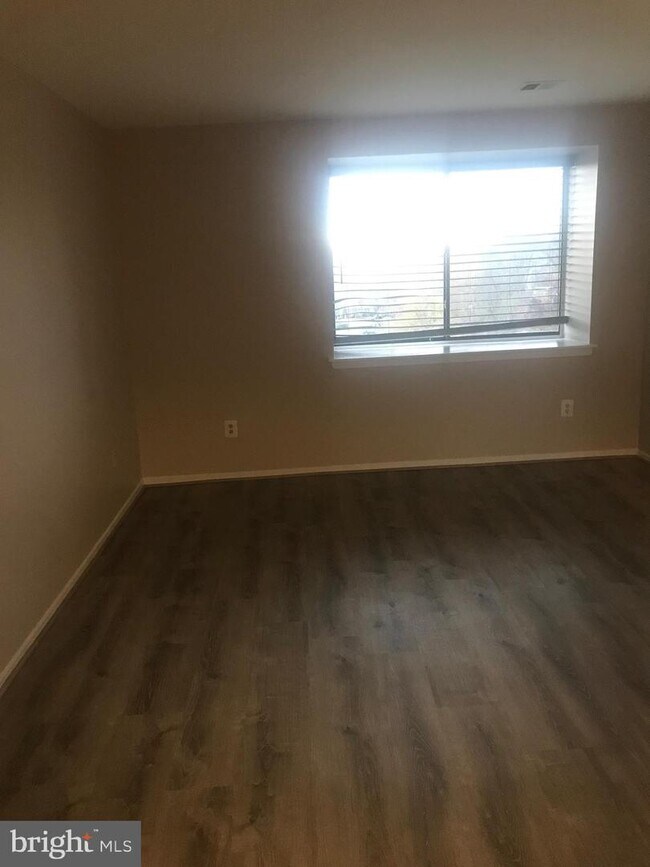 Building Photo - 2817 Jermantown Rd