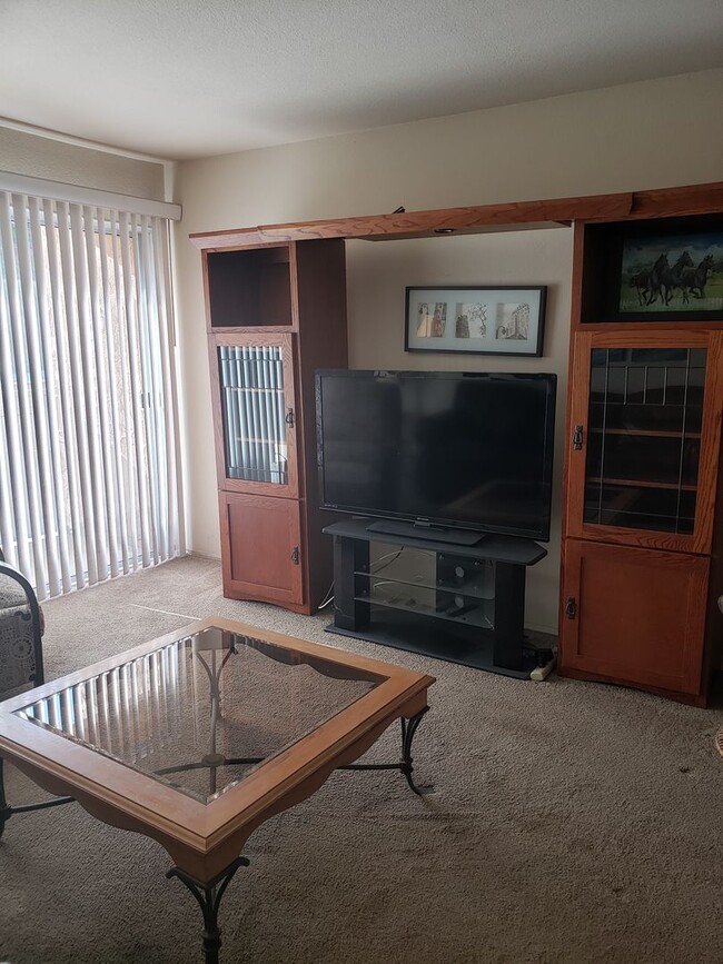 Building Photo - Great Roommate Opportunity near SDSU!