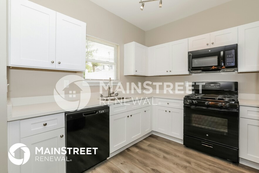 Building Photo - 4830 Tangerine Cir