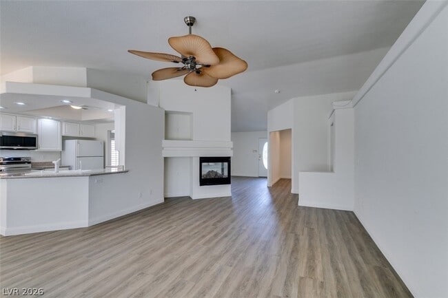 Building Photo - 8825 Fall Green Dr