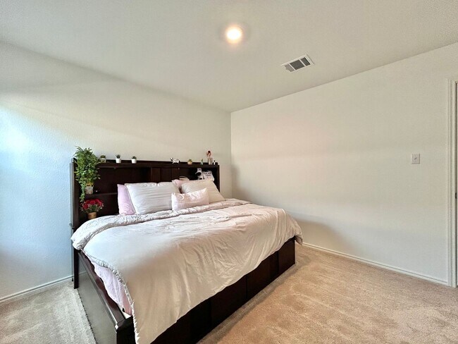 Building Photo - 3 BR / 2 BA Home for Rent in Hutto