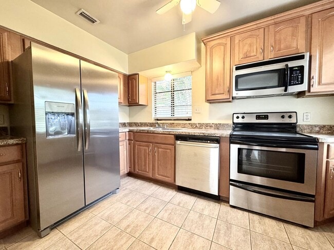 Building Photo - 1100 Aragon Ave