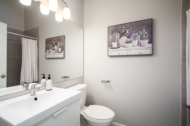 Building Photo - 6614 Overland Dr