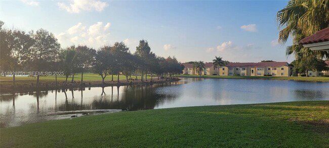 Building Photo - 12400 Vista Isles Dr