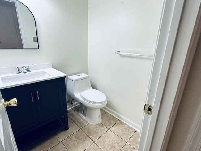 Building Photo - 3249 Fayette Dr