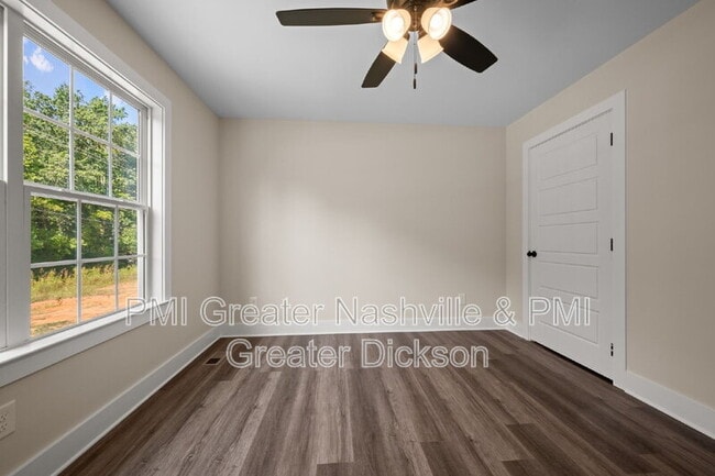 Building Photo - 3005 Longview Court