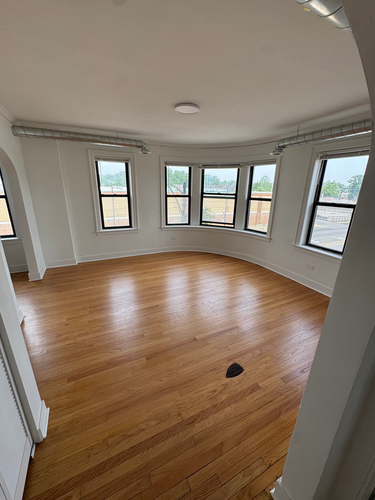 Building Photo - 1553 W 94th St