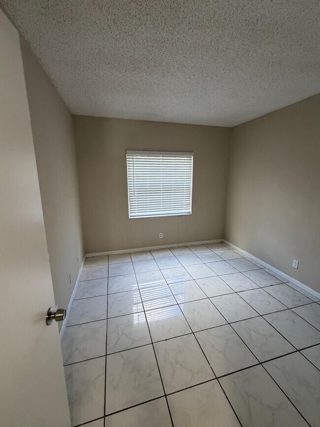 Building Photo - 11441 NW 35th St