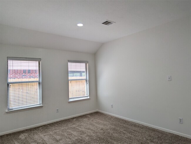 Building Photo - 5618 Savannah Woods Ln