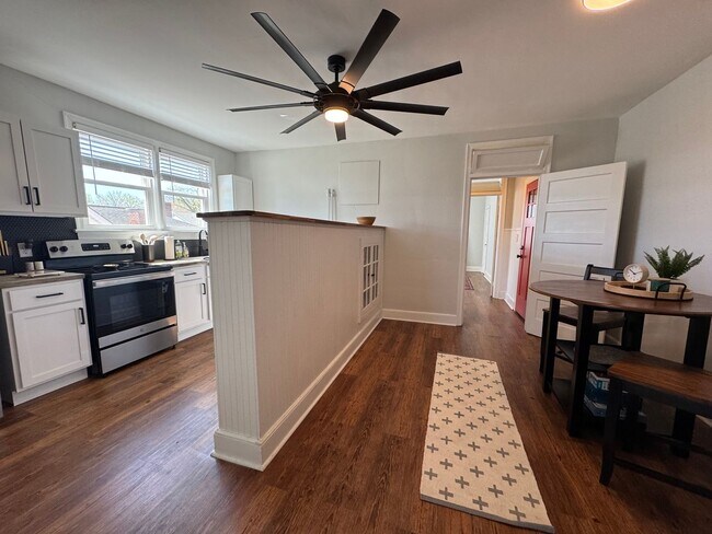 Building Photo - Pre-Leasing for the 26-27 School Year! - A...