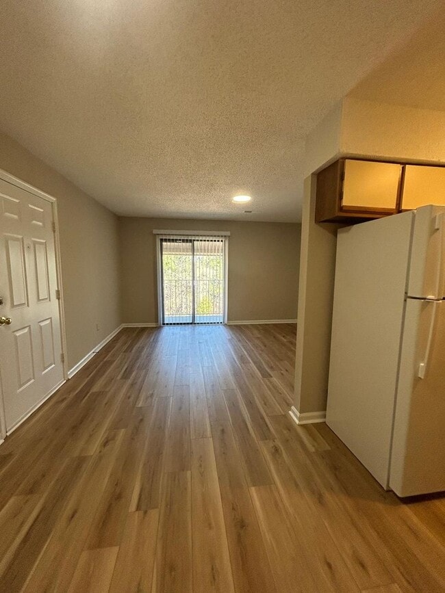 Building Photo - Comfort & Convenience at Westfield Gardens Lexington - 357G