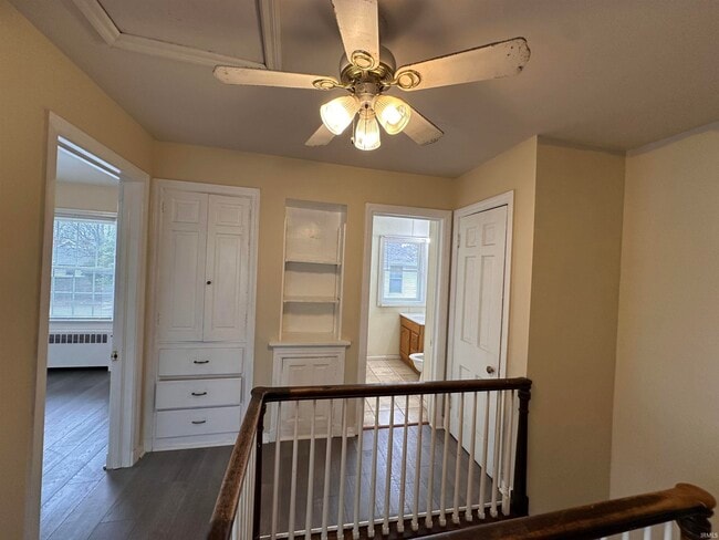 Building Photo - 905 Lincoln Ave