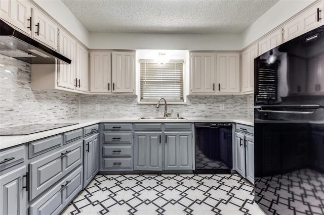 Building Photo - 904 Pebblebrook Dr