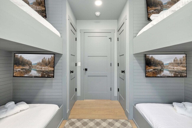 Building Photo - 89 Mayfair Dr