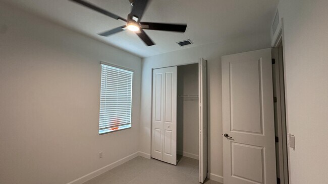Building Photo - 3479 Cedar Grv Dr