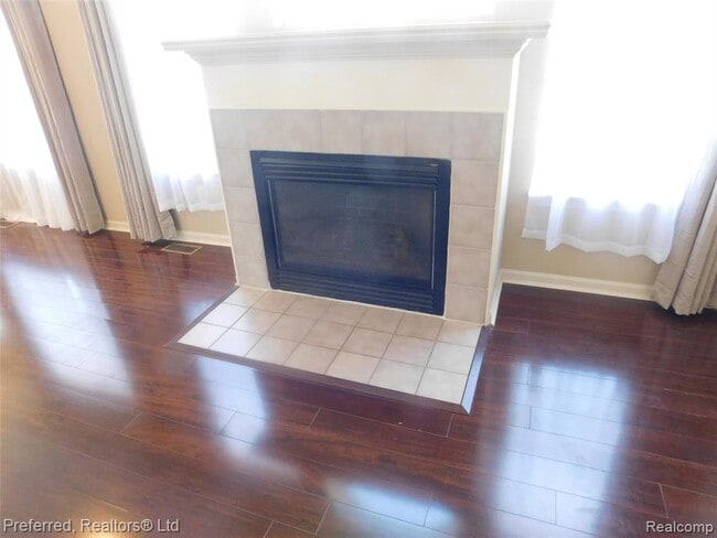 Building Photo - 43124 Providence Ln