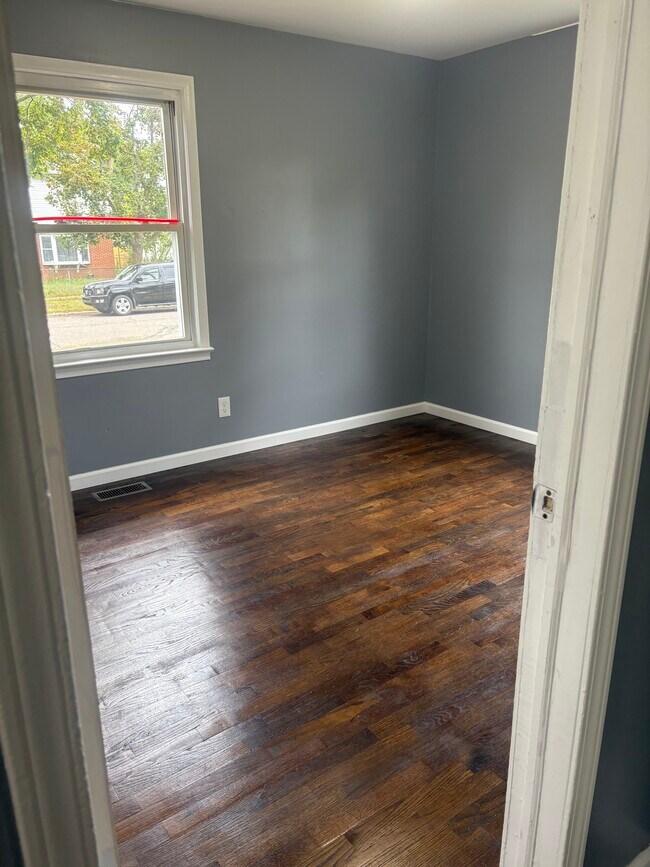 Building Photo - 5220 Western Rd