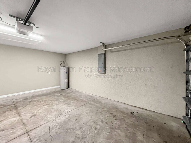 Building Photo - 580 Genoa Ave S