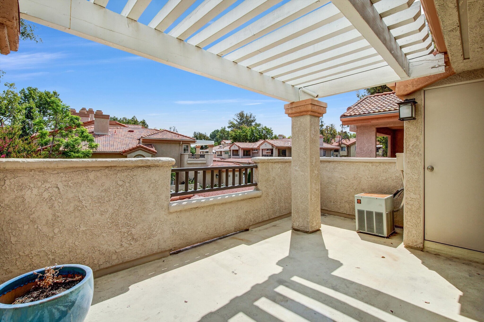 Building Photo - 23930 Arroyo Park Dr