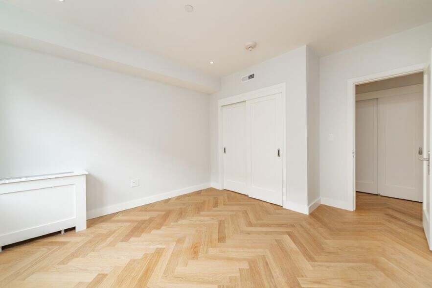 Building Photo - 27 Forest St