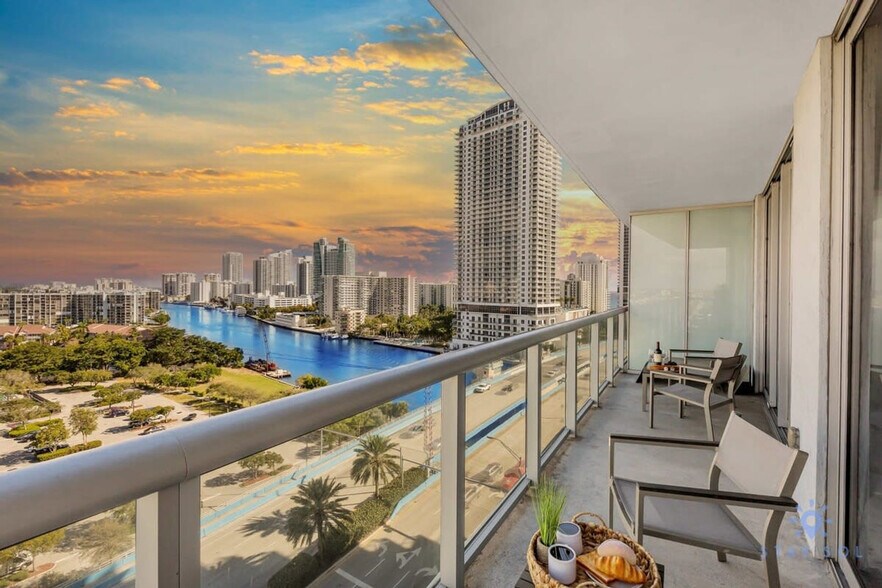 Building Photo - 1180 E Hallandale Beach Blvd