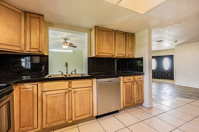 Building Photo - 4149 Floramar Ter