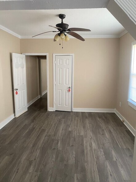 Building Photo - 1819 N Miro St