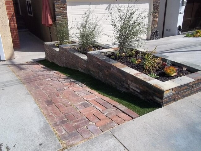 Building Photo - $2500 deferred move in discount.  3/4 mile to beach 3BR in Redondo Beach