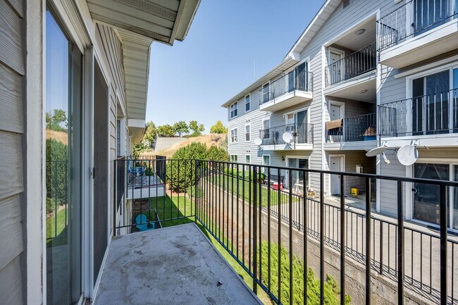 Building Photo - Your Perfect Home Near WSU – Spacious 3-Be...